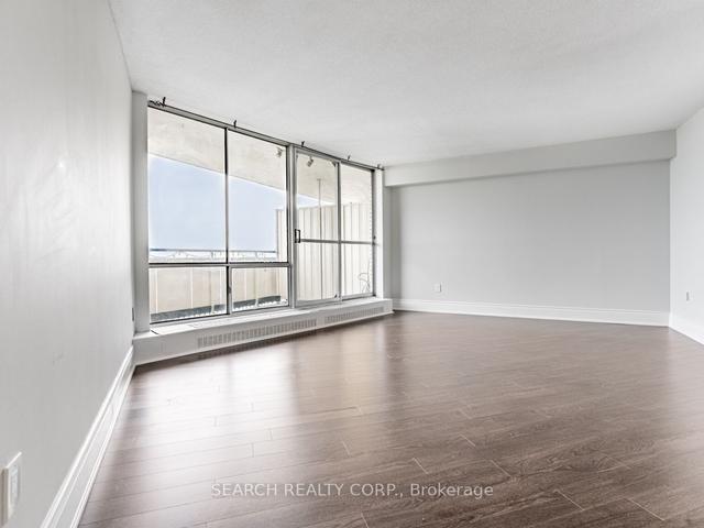 2006 - 330 Dixon Rd, Condo with 2 bedrooms, 1 bathrooms and 1 parking in Toronto ON | Image 5