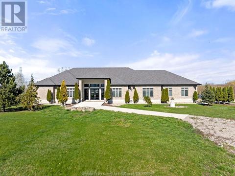 9120 Highway 3, House detached with 4 bedrooms, 3 bathrooms and null parking in Tecumseh ON | Card Image