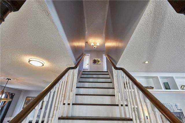 8 Teardrop Cres, House detached with 4 bedrooms, 4 bathrooms and 2 parking in Whitby ON | Image 6