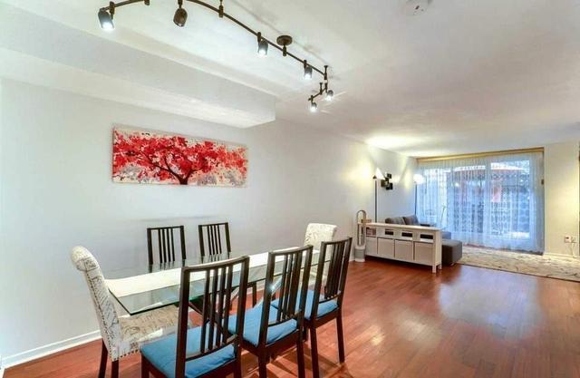 142 - 2 Valhalla Inn Rd, Condo with 3 bedrooms, 3 bathrooms and 1 parking in Toronto ON | Image 14