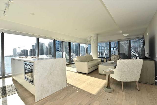 2105 - 60 Colborne St, Condo with 3 bedrooms, 3 bathrooms and 1 parking in Toronto ON | Image 15