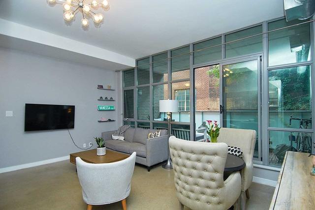 210 - 569 King St E, Condo with 1 bedrooms, 1 bathrooms and 0 parking in Toronto ON | Image 14