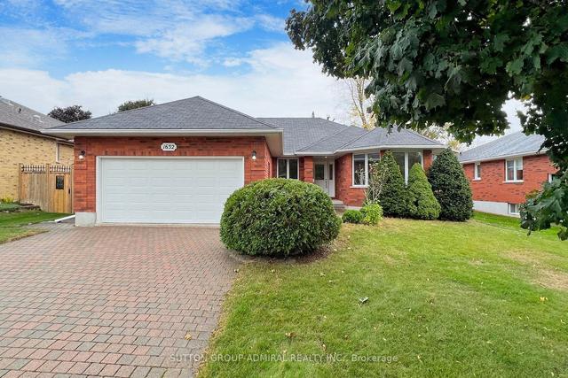 1632 Waddell Ave, House detached with 3 bedrooms, 3 bathrooms and 6 parking in Peterborough ON | Image 1