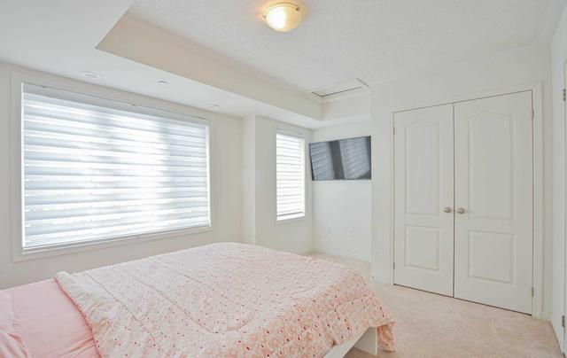 2438 Rosedrop Path, Townhouse with 4 bedrooms, 3 bathrooms and 2 parking in Oshawa ON | Image 3