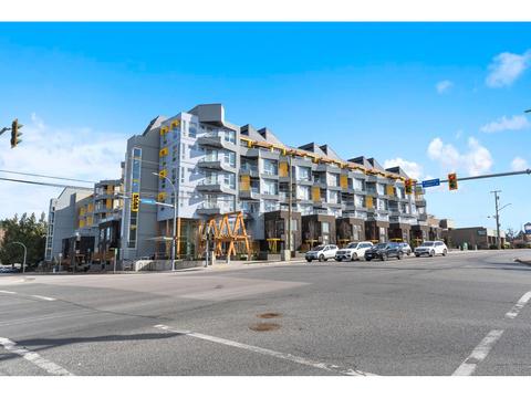 302 - 32828 Landeau Place, Condo with 1 bedrooms, 1 bathrooms and 1 parking in Abbotsford BC | Card Image