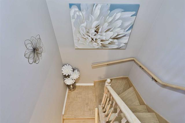 15 Louana Cres, Townhouse with 3 bedrooms, 3 bathrooms and 3 parking in Vaughan ON | Image 14