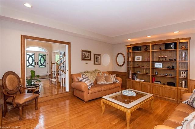 2135 Westoak Trails Boulevard, House detached with 5 bedrooms, 3 bathrooms and 5 parking in Oakville ON | Image 14