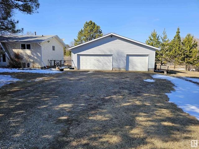 35 - 52432 Rge Rd 20, House detached with 4 bedrooms, 2 bathrooms and 10 parking in Parkland County AB | Image 2