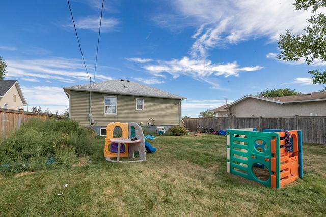 110 2nd Street, House detached with 4 bedrooms, 2 bathrooms and 3 parking in Lethbridge County AB | Image 22