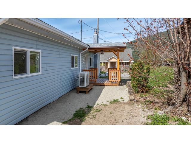 919 Regina Street, House detached with 3 bedrooms, 2 bathrooms and null parking in Creston BC | Image 28