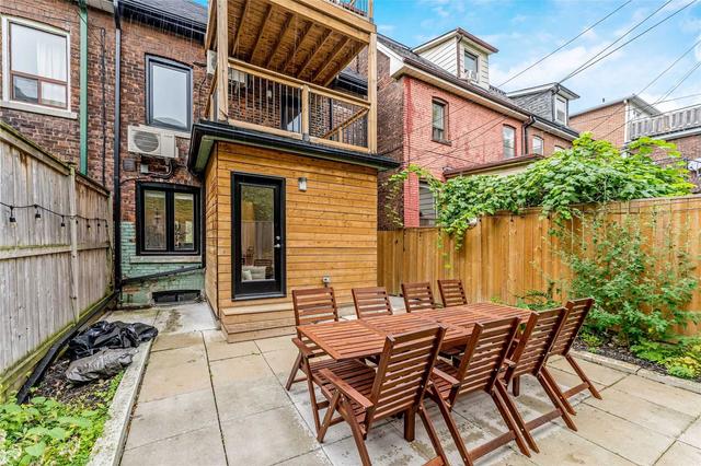 331 Grace St, House semidetached with 3 bedrooms, 4 bathrooms and 0 parking in Toronto ON | Image 17