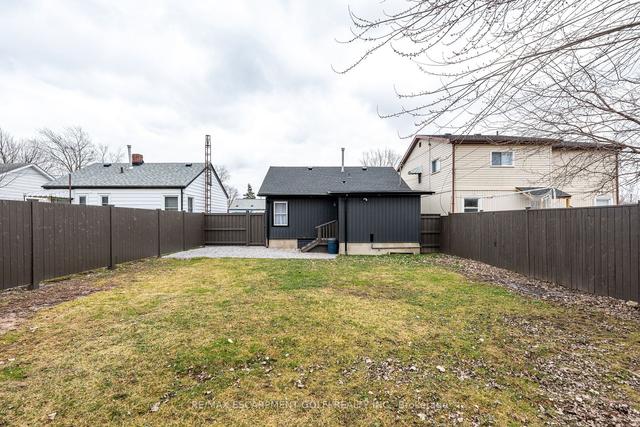 6277 Cadham St, House detached with 2 bedrooms, 1 bathrooms and 2 parking in Niagara Falls ON | Image 16
