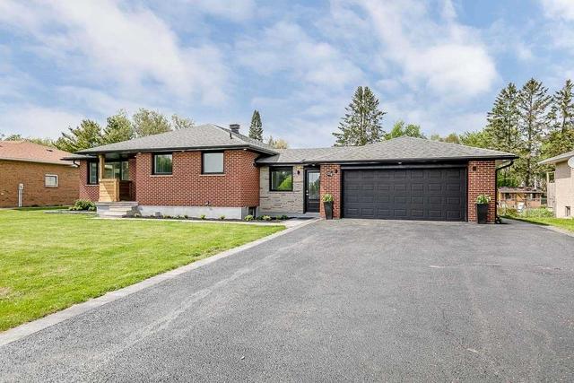 216 Glenn Ave, House detached with 3 bedrooms, 3 bathrooms and 8 parking in Innisfil ON | Image 1