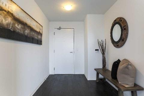 ph 5010 - 832 Bay St, Condo with 3 bedrooms, 2 bathrooms and 1 parking in Toronto ON | Image 2