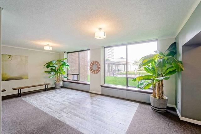 2810 - 5 Massey Sq, Condo with 2 bedrooms, 1 bathrooms and 1 parking in Toronto ON | Image 23