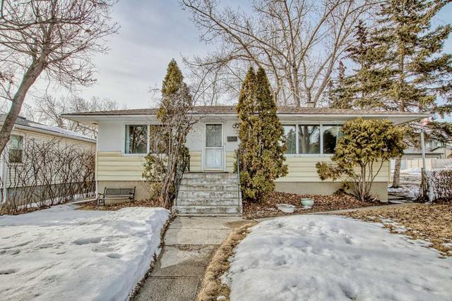 739 36 Street Nw, House detached with 3 bedrooms, 2 bathrooms and 1 parking in Calgary AB | Image 1