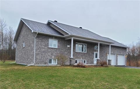 15062 Colonial Drive, Ingleside, ON, K0C1M0 | Card Image