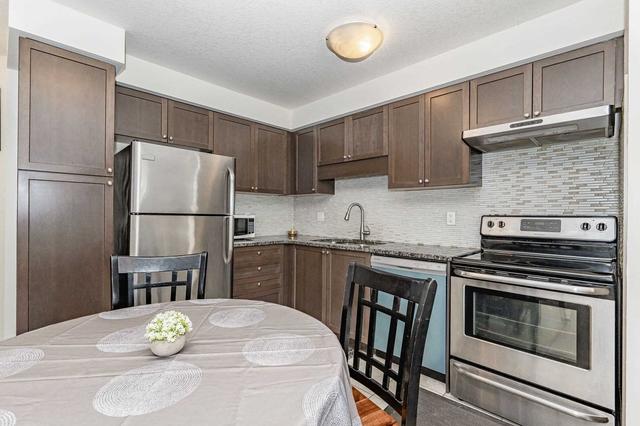 80 Arlington Cres, Townhouse with 3 bedrooms, 3 bathrooms and 2 parking in Guelph ON | Image 22