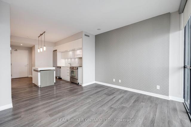 3903 - 110 Charles St E, Condo with 1 bedrooms, 1 bathrooms and 1 parking in Toronto ON | Image 3