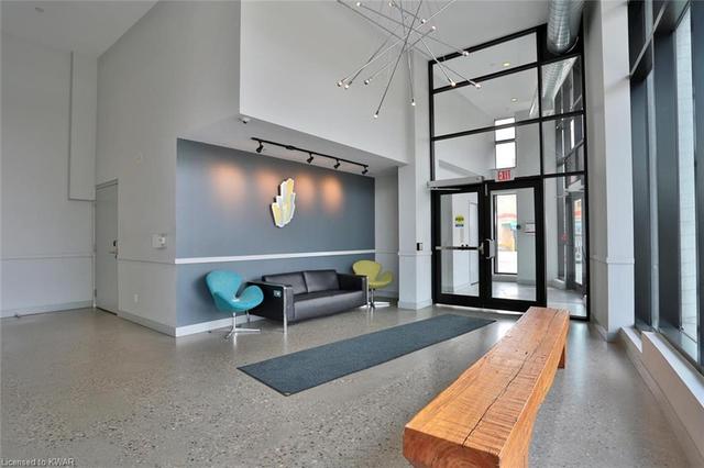 208 - 1 Victoria Street S, House attached with 1 bedrooms, 1 bathrooms and 1 parking in Kitchener ON | Image 3