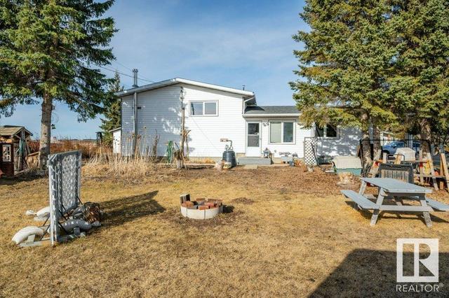 5437 49 Av, House detached with 4 bedrooms, 3 bathrooms and null parking in Andrew AB | Image 44