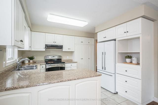 24 Beechlawn Blvd, Home with 2 bedrooms, 3 bathrooms and 3 parking in Guelph ON | Image 7