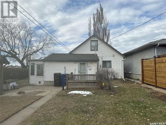802 Gray Avenue, House detached with 3 bedrooms, 1 bathrooms and null parking in Saskatoon SK | Image 4