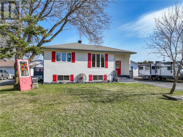 82 St. Jacques Street, House detached with 6 bedrooms, 2 bathrooms and null parking in Greater Sudbury ON | Image 39