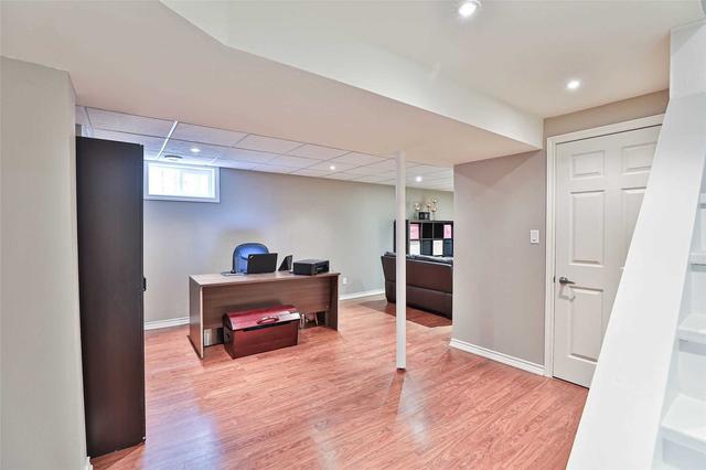 10 Grandhall Crt, House detached with 3 bedrooms, 3 bathrooms and 4 parking in Toronto ON | Image 19
