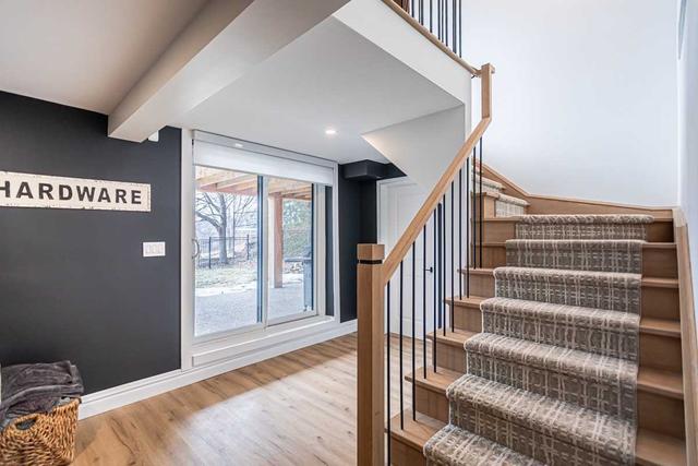 902 Park Ave W, House detached with 3 bedrooms, 3 bathrooms and 8 parking in Burlington ON | Image 15