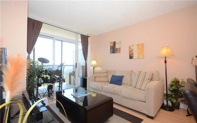 839 - 18 Mondeo Dr, Condo with 1 bedrooms, 1 bathrooms and 1 parking in Toronto ON | Image 3