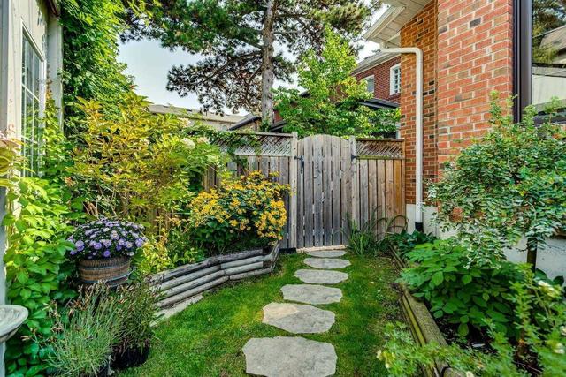 332 St Germain Ave, House semidetached with 3 bedrooms, 3 bathrooms and 1 parking in Toronto ON | Image 17