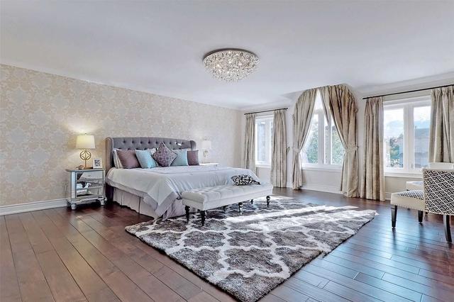 22a Avery Crt, House detached with 4 bedrooms, 6 bathrooms and 12 parking in Richmond Hill ON | Image 13
