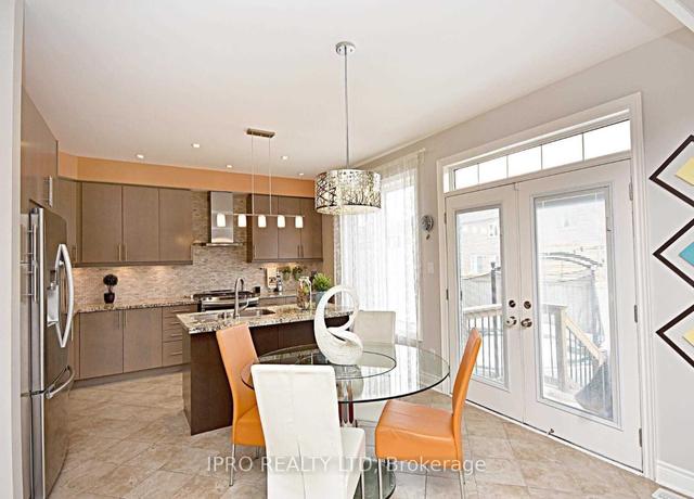 14 Bassett Cres, House detached with 4 bedrooms, 4 bathrooms and 3 parking in Brampton ON | Image 2