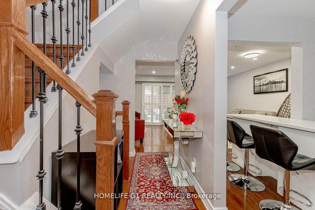 32 Trailridge Cres, Townhouse with 3 bedrooms, 3 bathrooms and 2 parking in Toronto ON | Image 39