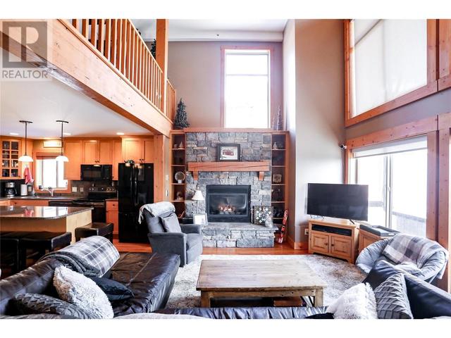 d - 5875 Snowpines Way, House attached with 4 bedrooms, 3 bathrooms and 2 parking in Kootenay Boundary E BC | Image 3