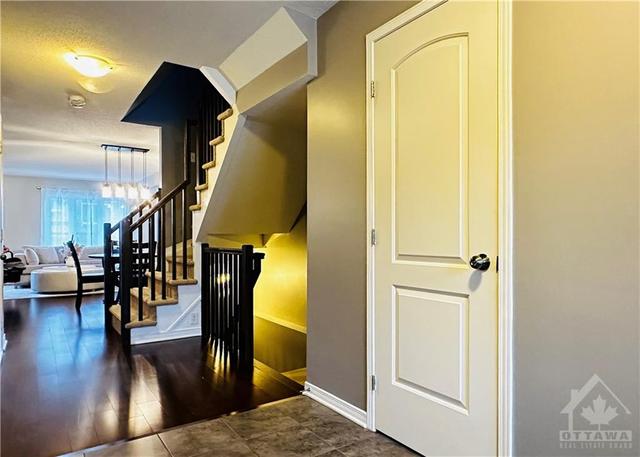 206 Vision Street, Townhouse with 3 bedrooms, 3 bathrooms and 3 parking in Ottawa ON | Image 8