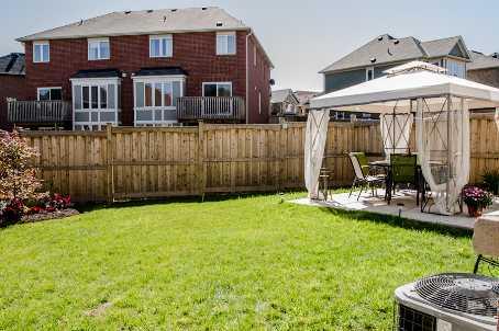 984 Clark Blvd, House detached with 3 bedrooms, 3 bathrooms and 2 parking in Milton ON | Image 9