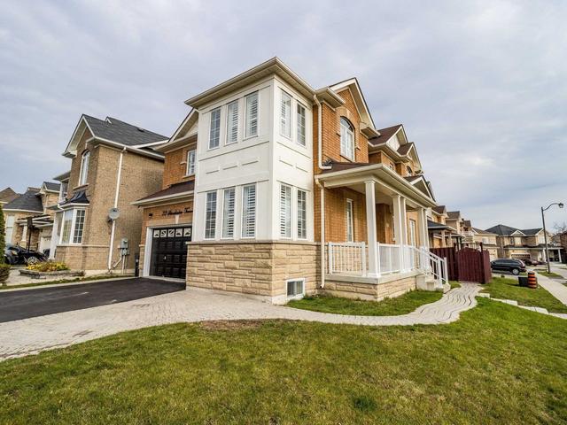 33 Silvershadow Terr, House detached with 4 bedrooms, 4 bathrooms and 7 parking in Brampton ON | Image 23