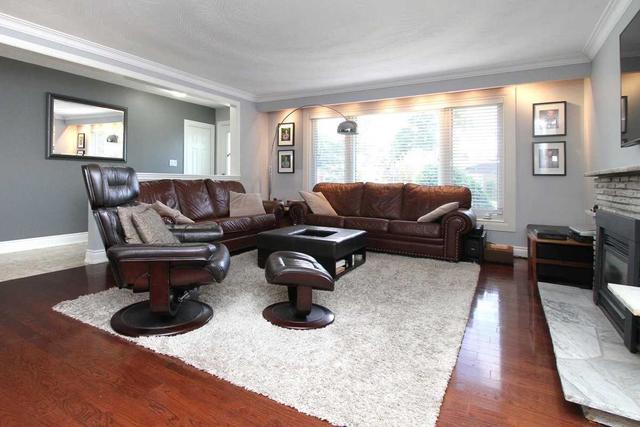 362 Maplewood Cres, House detached with 3 bedrooms, 3 bathrooms and 5 parking in Milton ON | Image 3