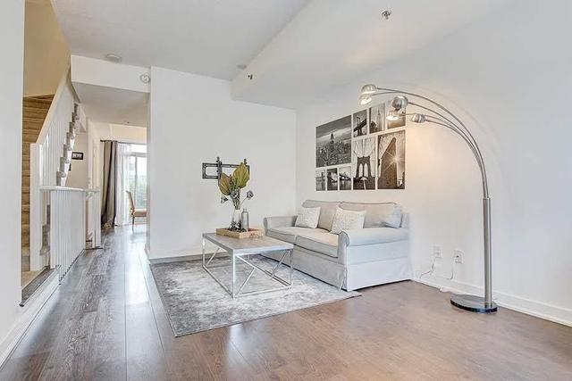 Th12 - 175 Bonis Ave, Townhouse with 3 bedrooms, 3 bathrooms and 2 parking in Toronto ON | Image 3
