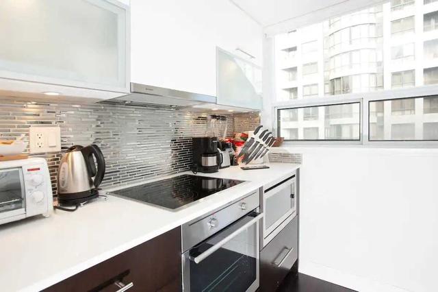 801 - 30 Hayden St, Condo with 1 bedrooms, 1 bathrooms and 0 parking in Toronto ON | Image 18