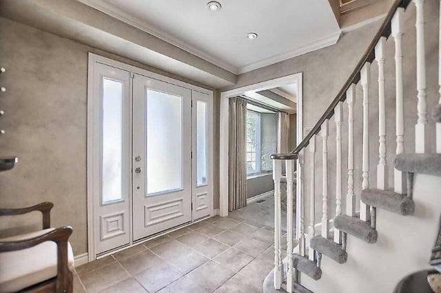 21 Kenny Cres, House detached with 4 bedrooms, 4 bathrooms and 4 parking in Barrie ON | Image 2