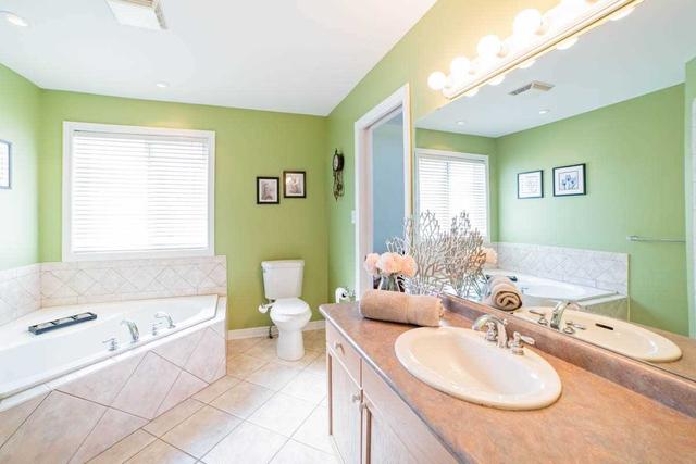 12 Jennifer Cres, House detached with 3 bedrooms, 3 bathrooms and 3 parking in St. Catharines ON | Image 11