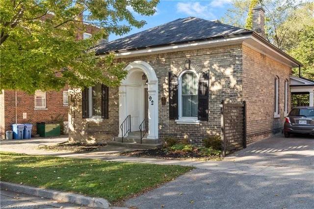 92 Charlotte St, House detached with 4 bedrooms, 2 bathrooms and 1 parking in Brantford ON | Card Image