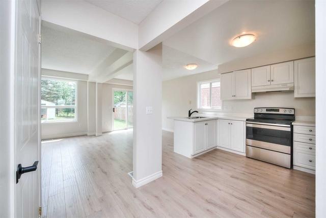 6 Mccurdy Rd, House detached with 5 bedrooms, 3 bathrooms and 5 parking in Guelph ON | Image 2