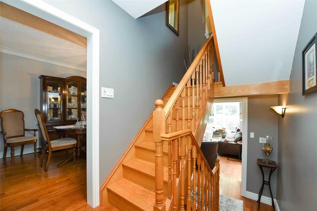 21 Westleigh Cres, House detached with 3 bedrooms, 3 bathrooms and 4 parking in Toronto ON | Image 26