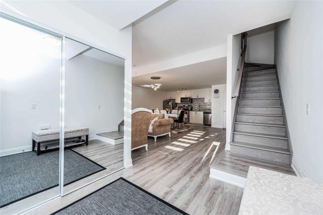 Th102 - 2800 Keele St, Townhouse with 2 bedrooms, 2 bathrooms and 1 parking in Toronto ON | Image 3