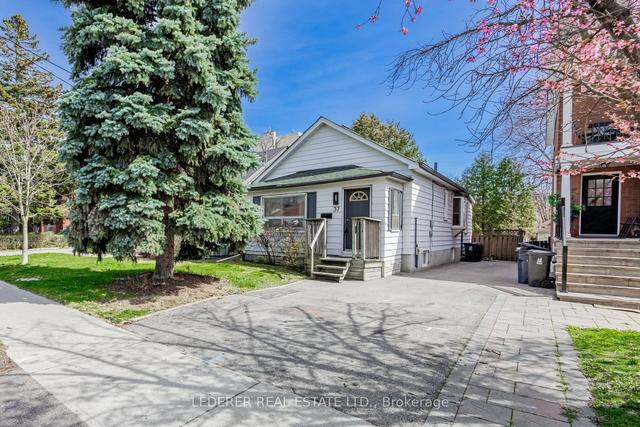 37 Simpson Ave, House detached with 2 bedrooms, 1 bathrooms and 4 parking in Toronto ON | Image 23