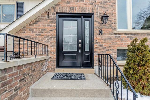 8 Terry Crt, House detached with 3 bedrooms, 2 bathrooms and 4 parking in Halton Hills ON | Image 2